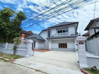 9R0613 This house for rent 3 bedroom 4 bathroom 70,000/month at wichit