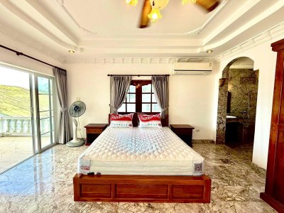 9R0654 ให้เช่า pool villa 4 ห้องนอน 4 ห้องน้ำ ราคา 180,000/เดือน โซนพันวา