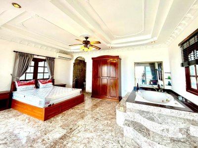 9R0654 ให้เช่า pool villa 4 ห้องนอน 4 ห้องน้ำ ราคา 180,000/เดือน โซนพันวา