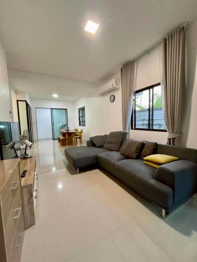 9R0664 ให้เช่าบ้านแฝดชั้นเดียว 3 ห้องนอน 2 ห้องน้ำ ราคา 33,000/เดือน โซนวิชิต 9R0664 ให้เช่าบ้านแฝดชั้นเดียว 3 ห้องนอน 2 ห้องน้ำ ราคา 33,000/เดือน โซนวิชิต