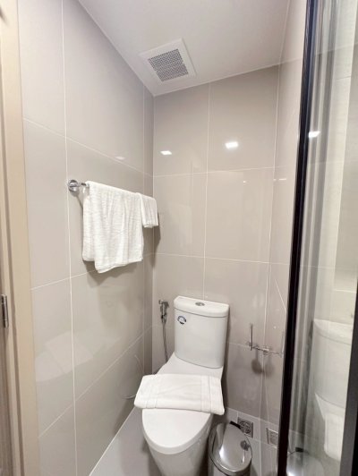 9R0679 คอนโดมิเนียม 1 ห้องนอน 1 ห้องน้ำ ให้เช่าเดือนละ 25,000 บาท โซนวิชิต