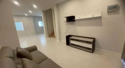 9R0681 ให้เช่าบ้านแฝดสองชั้น 3 ห้องนอน 3 ห้องน้ำ ราคา 30,000/เดือน โซนวิชิต 9R0681 ให้เช่าบ้านแฝดสองชั้น 3 ห้องนอน 3 ห้องน้ำ ราคา 30,000/เดือน โซนวิชิต