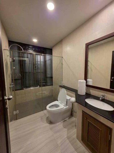 9R0708 ให้เช่าบ้านเดี่ยวสองชั้นพร้อมจากุชซี่ 2 ห้องนอน 3 ห้องน้ำ ราคา 80,000/เดือน โซนวิชิต