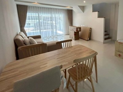 9R0716 ให้เช่าบ้านแฝดสองชั้น 3 ห้องนอน 3 ห้องน้ำ ราคา 33,000/เดือน โซนวิชิต