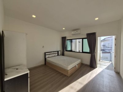 9R0738 ให้เช่าบ้านแฝดสองชั้น 3 ห้องนอน 2 ห้องน้ำ ราคา 28,000/เดือน โซนวิชิต