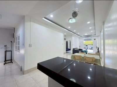 9R0794 This house for rent 2 bedroom 1 bathroom 20,000/month at wichit