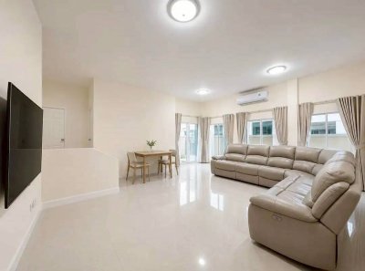 9R0798 This house for rent 3 bedroom 2 bathroom 70,000/month at wichit