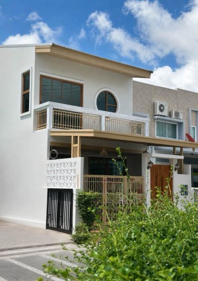 9R0822 ให้เช่าบ้านแฝดสองชั้น 3 ห้องนอน 3 ห้องน้ำ ราคา 45,000/เดือน โซนวิชิต