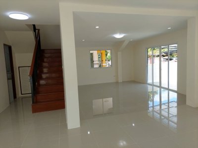 9S0060 This house for sale 5,590,000 bath 2 bedrooms 3 bathrooms location at panwa