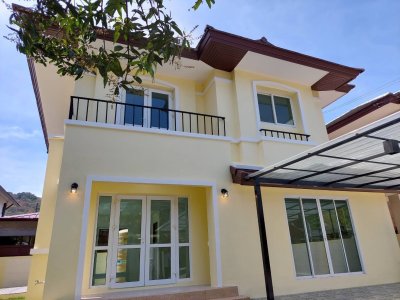 9S0060 This house for sale 5,590,000 bath 2 bedrooms 3 bathrooms location at panwa