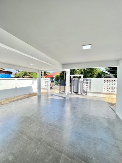 9S0067 This house for sale 6,290,000 baht 4bedroom 3bathroom located at wichit