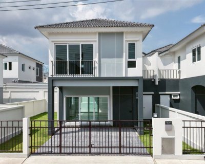 9S0096 ขายบ้านแฝดสองชั้น ราคา 5,650,000 บาท 3 ห้องนอน 3 ห้องน้ำ โซนวิชิต