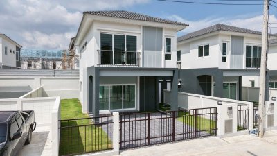 9S0096 ขายบ้านแฝดสองชั้น ราคา 5,650,000 บาท 3 ห้องนอน 3 ห้องน้ำ โซนวิชิต