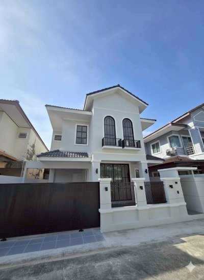 9S0102 This house for sale 5,290,000 baht 4 bedroom 3 bathroom located at wichit
