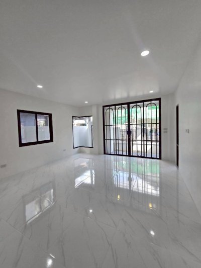 9S0102 This house for sale 5,290,000 baht 4 bedroom 3 bathroom located at wichit