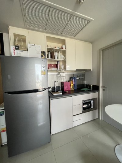 Oka Haus Sukhumvit 36 near BTS Thong Lor 41 sqm.