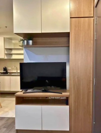 The Base Park Sukhumvit 77 near BTS On Nut 31 sqm.