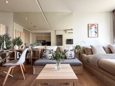 Park Origin near BTS Phrom Phong 30 sqm.