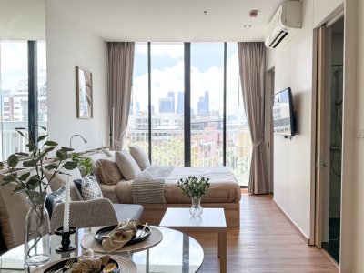Park Origin near BTS Phrom Phong 30 sqm.