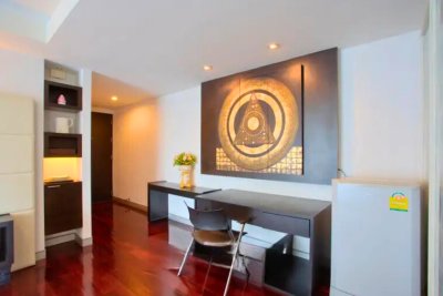 1-BR Serviced Apt. near MRT Sukhumvit 1 Bed 1 Bath 55 m². Fully Furnished
