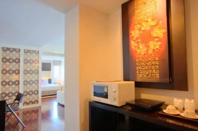 1-BR Serviced Apt. near MRT Sukhumvit 1 Bed 1 Bath 55 m². Fully Furnished