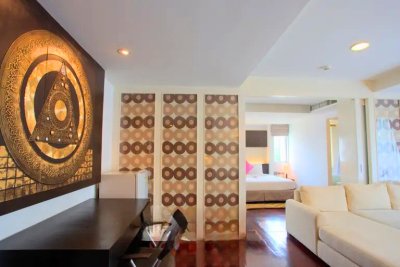 1-BR Serviced Apt. near MRT Sukhumvit 1 Bed 1 Bath 55 m². Fully Furnished