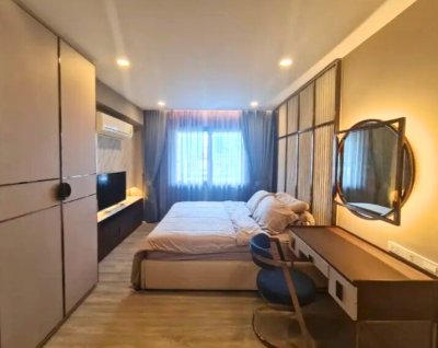 Royal Castle Sukhumvit near BTS Phrom Phong 3 Beds 2 Baths 139 m². Fully Furnished