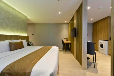 1-BR Serviced Apt. near BTS Phrom Phong 1 Bed 1 Bath 50 m². Fully Furnished