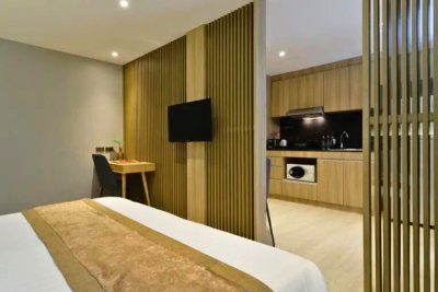 1-BR Serviced Apt. near BTS Phrom Phong 1 Bed 1 Bath 50 m². Fully Furnished