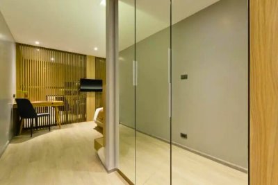 1-BR Serviced Apt. near BTS Phrom Phong 1 Bed 1 Bath 50 m². Fully Furnished