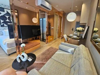 Noble State 39 near BTS Phrom Phong 1 Bed 1 Bath 30 m². Fully Furnished