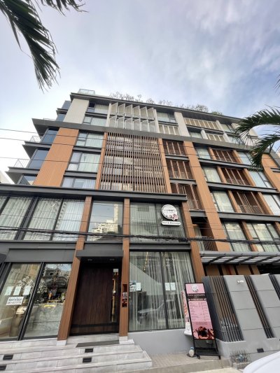 111 Luxury Residence near MRT Phetchaburi 38 sqm.
