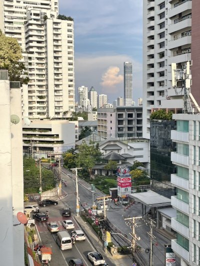 111 Luxury Residence near MRT Phetchaburi 38 sqm.