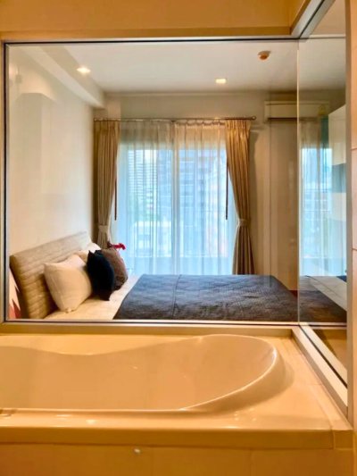 The Seed Musee Sukhumvit 26 near BTS Phrom Phong 1 Bed 1 Bath 44 m². Fully Furnished