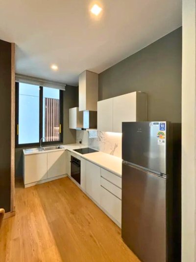 1-BR Serviced Apt. near BTS Thong Lor 1 Bed 1 Bath 72 m². Fully Furnished