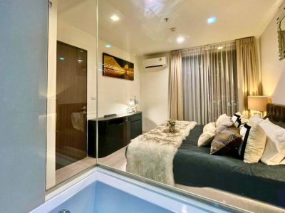 Rhythm Sukhumvit 44/1 near BTS Phra Khanong 1 Bed 2 Baths 46 sq. m. Fully Furnished