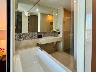 Rhythm Sukhumvit 44/1 near BTS Phra Khanong 1 Bed 2 Baths 46 sq. m. Fully Furnished