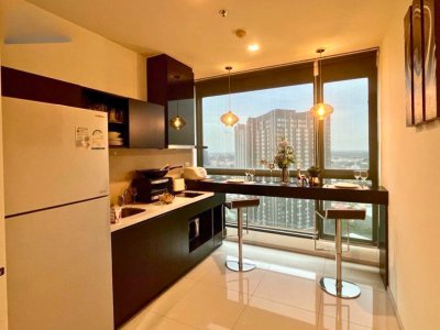 Rhythm Sukhumvit 44/1 near BTS Phra Khanong 1 Bed 2 Baths 46 sq. m. Fully Furnished