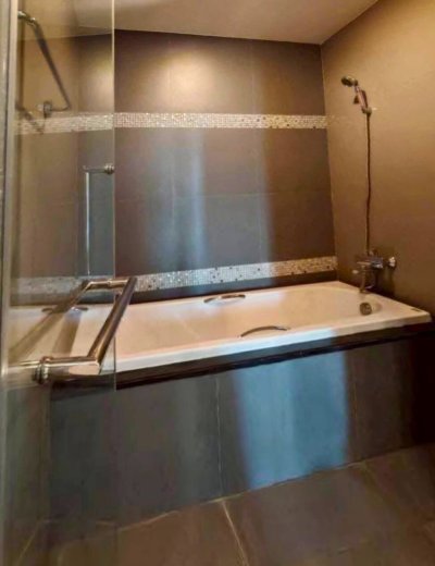 The Crest Sukhumvit 34 near BTS Thong Lor 1 Bed 1 Bath 45 Sqm. Fully Furnished