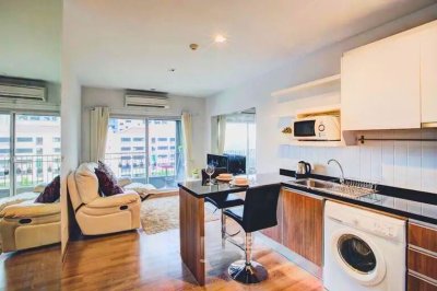 The Seed Musee Sukhumvit 26 near BTS Phrom Phong 1 Bed 1 Bath 45 m². Fully Furnished