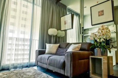 The Edge Sukhumvit 23 near BTS Asok & MRT Sukhumvit  1 Bed 1 Bath 30 m². Fully Furnished