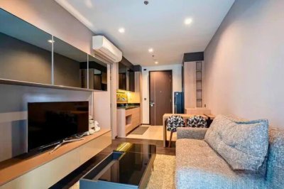 The Line Asoke near MRT Phra Ram 9 for rent 34 sqm.