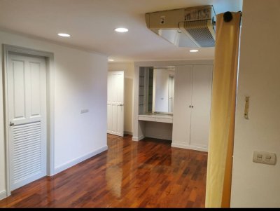La Maison Ruamrudee BTS Phloen Chit  2 Beds 2 Baths 118 sq. m. Fully Furnished