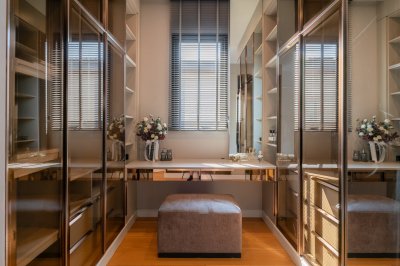 CINQ ROYAL Krungthep Kreetha Near Yaek Lam Sali Station 5 Beds 6 Baths 705 sq m. Fully Furnished
