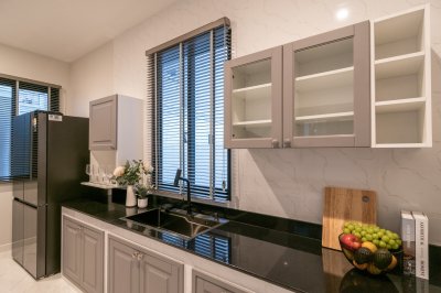 CINQ ROYAL Krungthep Kreetha Near Yaek Lam Sali Station 5 Beds 6 Baths 705 sq m. Fully Furnished