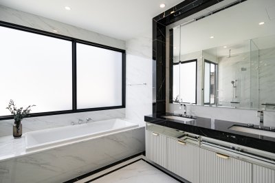CINQ ROYAL Krungthep Kreetha Near Yaek Lam Sali Station 5 Beds 6 Baths 705 sq m. Fully Furnished