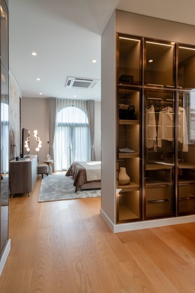 CINQ ROYAL Krungthep Kreetha Near Yaek Lam Sali Station 5 Beds 6 Baths 705 sq m. Fully Furnished