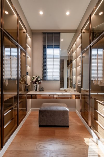 CINQ ROYAL Krungthep Kreetha Near Yaek Lam Sali Station 5 Beds 6 Baths 705 sq m. Fully Furnished