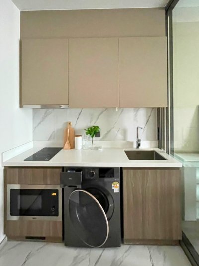 Rhythm Ekkamai Estate Near BTS Thong Lor 1 Bed 1 Bath 35 sq m. Fully Furnished