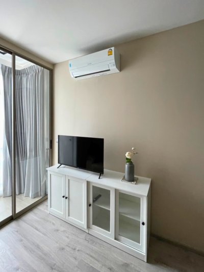 Rhythm Ekkamai Estate Near BTS Thong Lor 1 Bed 1 Bath 35 sq m. Fully Furnished